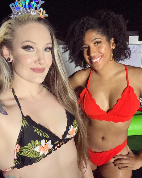 Marti Belle sexy pornstar gallery