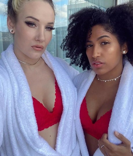 Marti Belle model beautiful photo