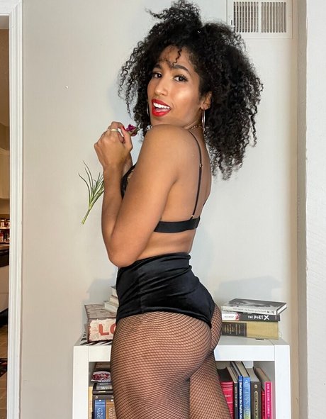 Marti Belle star adult pics