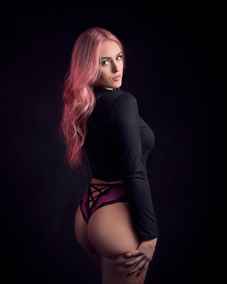 Tiauna Riley pornstar adult pic