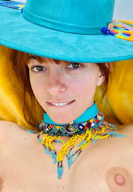 Artemis Dune sexy model picture