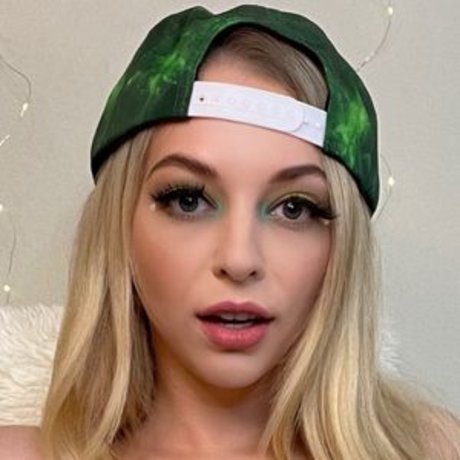 Lily Larimar exclusive actress image