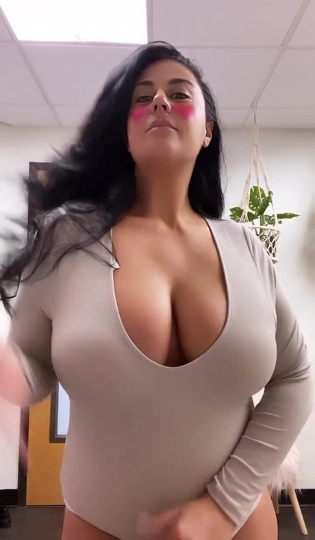 Danielle Dallaire naked actress picture