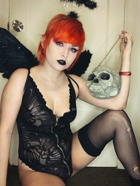 Ryden Armani model nude picture