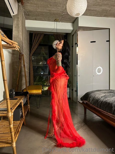 Kattdumont nude model picture