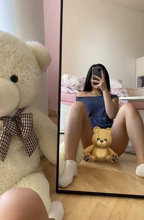 kikipearl naked actress photo