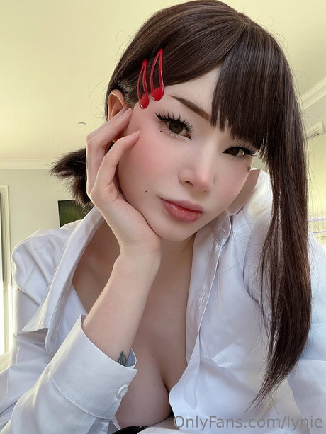 lynienicole pornographic model pics