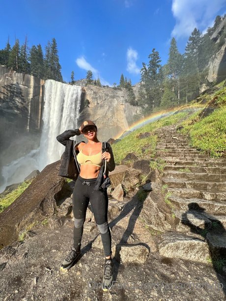 Ana Cheri star exclusive photo