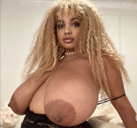 Laya_ sexy actress pictures