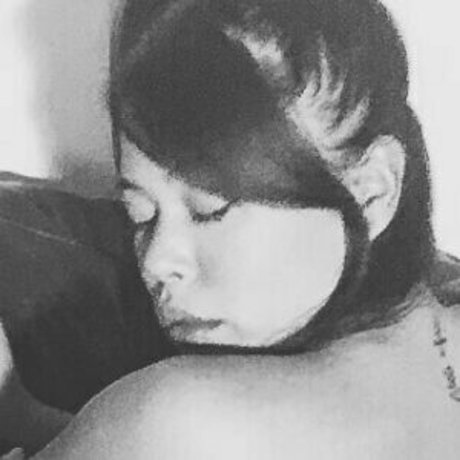 Stuffed Honey sexy model image