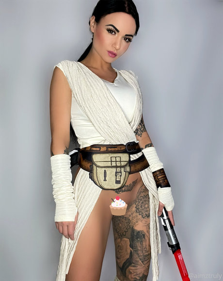 Aimee Spiers model nice images