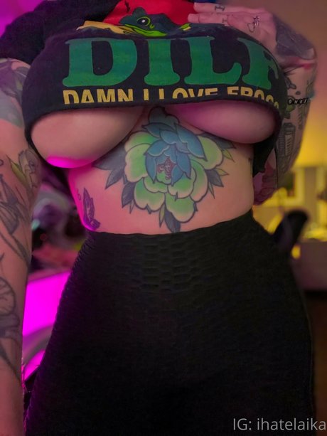 Ihatelaika sex model picture