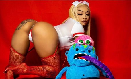 Omgyoash model pretty galleries