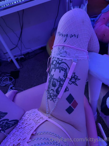 Caroline Carr_ art pornstar img