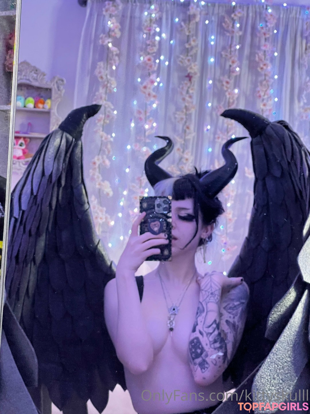 Caroline Carr_ nude actress galleries