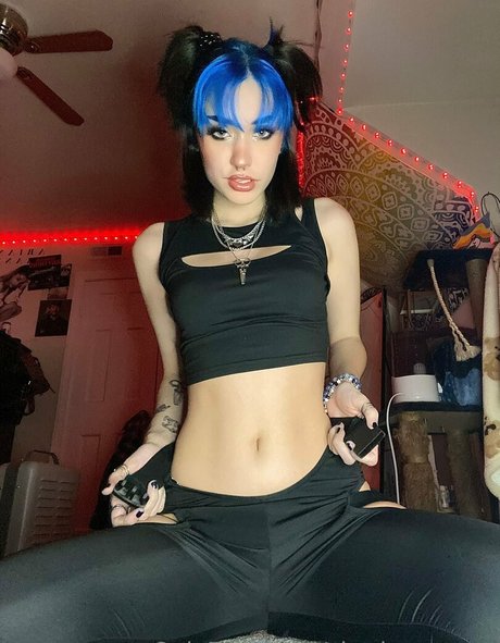 charley model adult image