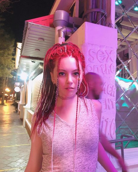 Lisyan Fox exclusive actress img