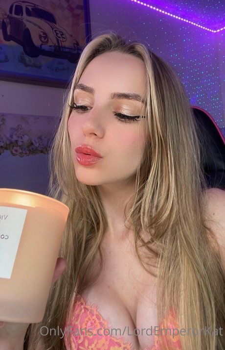 Kat ONLINE NOW star nice gallery