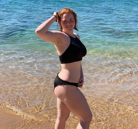 Blue Tiernen star beautiful photo