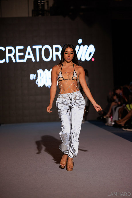 Lamhard naked model picture