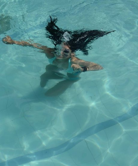 MakyMakys model nice image