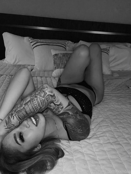 Lovely Linda model exclusive image