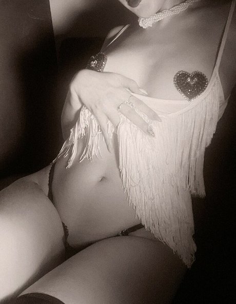 slowpenguin model nudes images