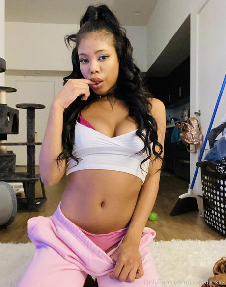 Nia Nacci pornographic actress pictures