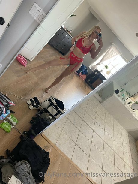 Vanessa Cage free model galleries