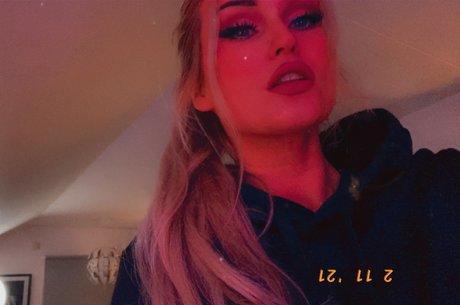 Scream Queen pornstar art photos