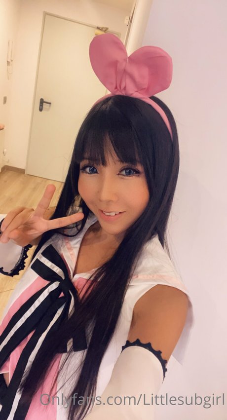 Little sub girl hot model image