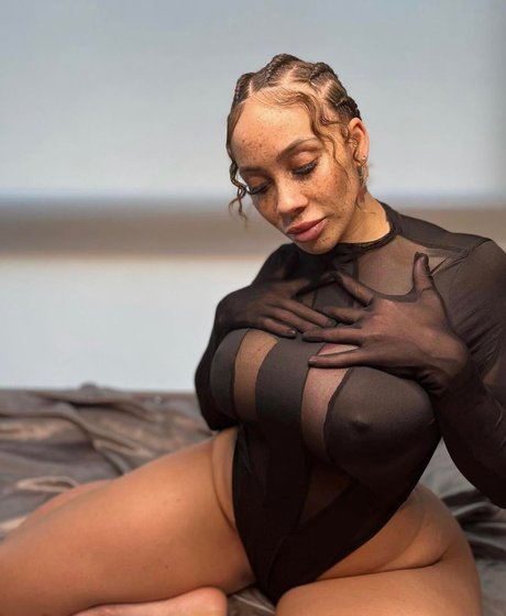 Me Gan_ pretty model photo