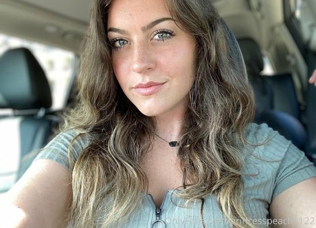 Princess Peachy star nice photo