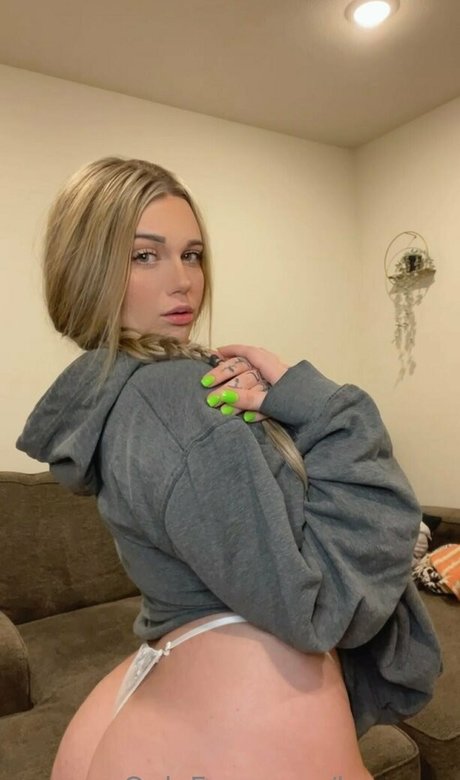 kxmmm pornstar nudes image