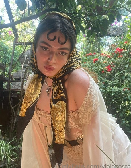 floraauclair nudes actress galleries