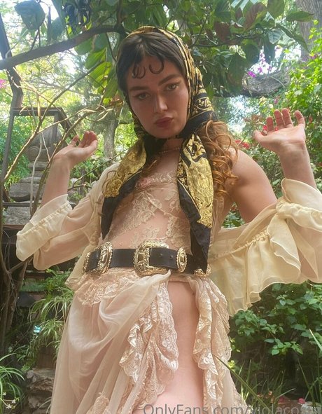 floraauclair star best picture