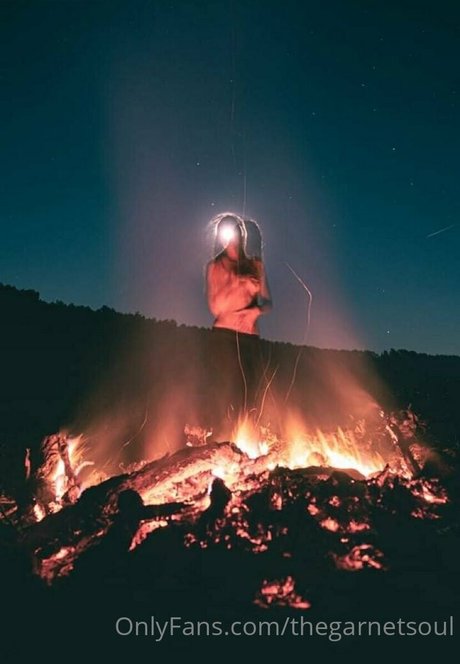 thegarnetsoul xxx pornstar pic