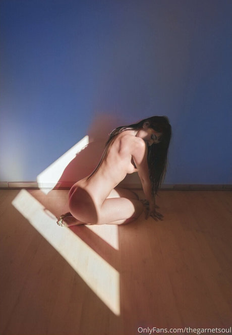 thegarnetsoul high quality model pic