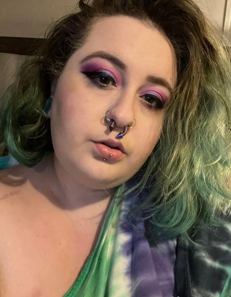 megbebad nude star images