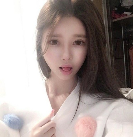 Baek Si Young high quality model pictures