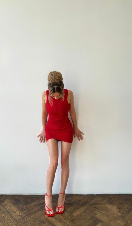 Valya Karnaval star adult pictures