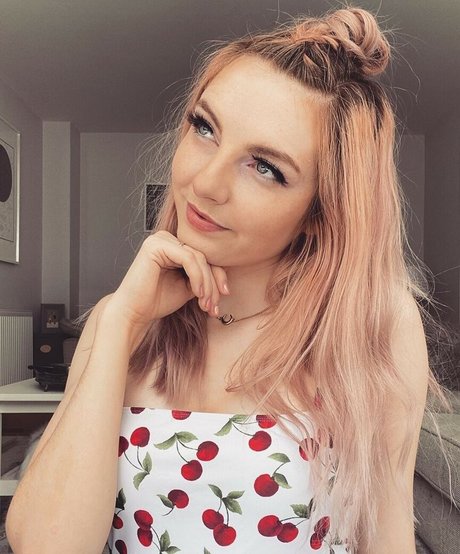 LDShadowLady star hot pic