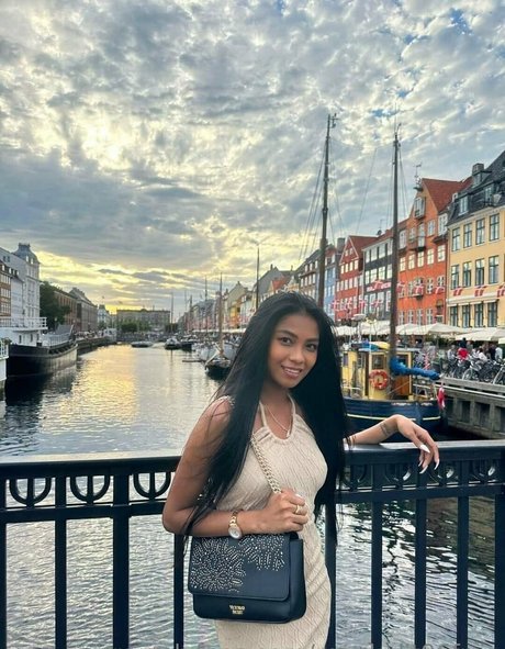 Mae Kulit model pretty image