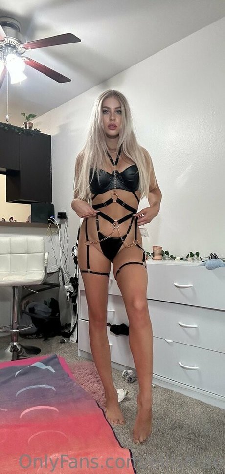 Ellismae sexy model archive