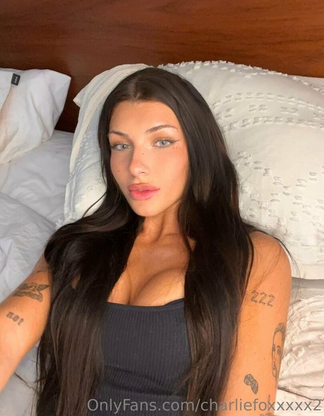 charliefoxxxxx2 porn model archive