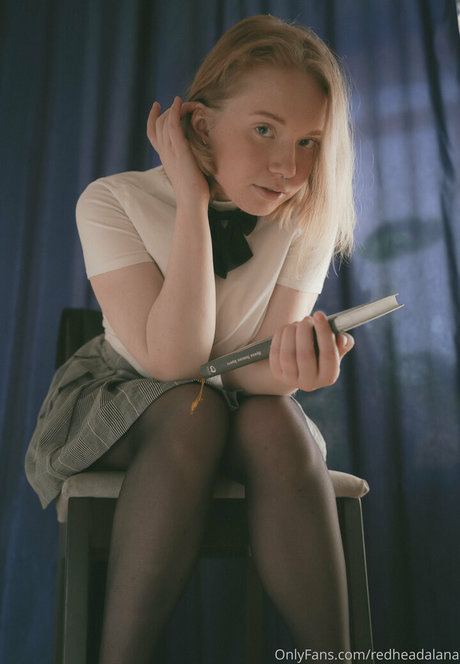 redheadalana perfect model img