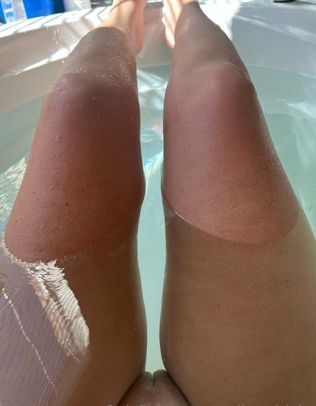 Tori Hendricks model beautiful img