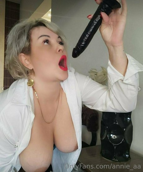 annie aa naked star gallery