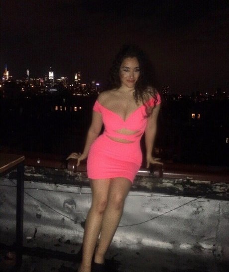 Olivia Hailey porn model photo