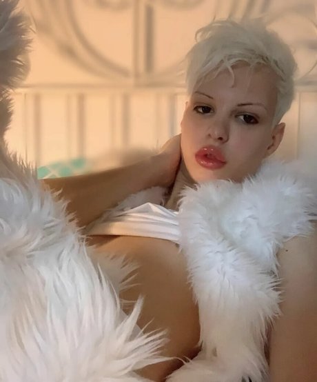 Blonditwink free star image